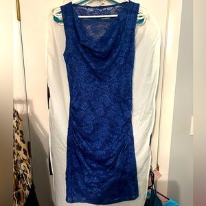 Cache, size small, blue